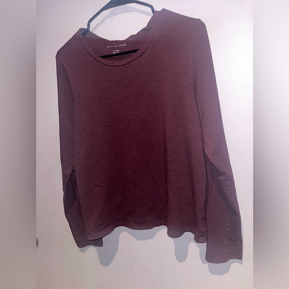 Women’s American Eagle Outfitters long sleeve burgundy T. Sz. XL, never used♥️